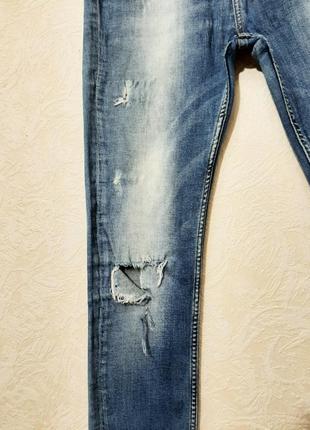 Martin love брендовые джинсы "рваные" синие злые зауженные стрейч-коттон женские w28, l324 фото