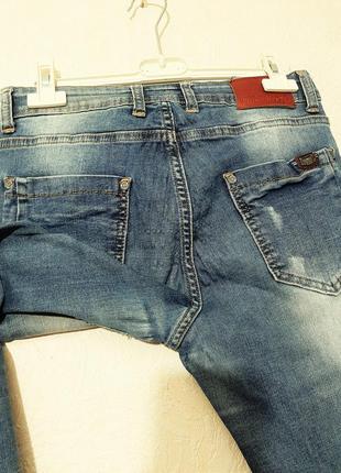 Martin love брендовые джинсы "рваные" синие злые зауженные стрейч-коттон женские w28, l327 фото
