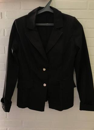 Піджак чорний