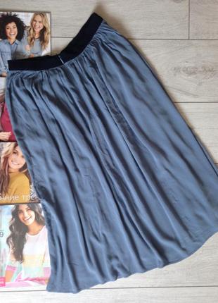 Невероятно красивая юбка серо-голубого цвета из жатой вискозы