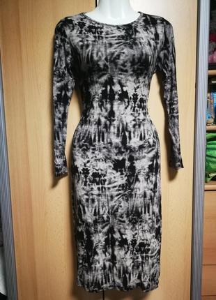 Трикотажное платье