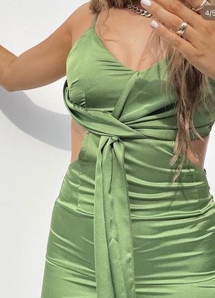 Зелёное атласное платье4 фото