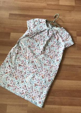 Красивое платье в цветочный принт zara  9/10 лет zara