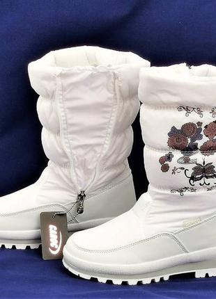 Жіночі зимові теплі дутики чоботи з хутром білі6 фото