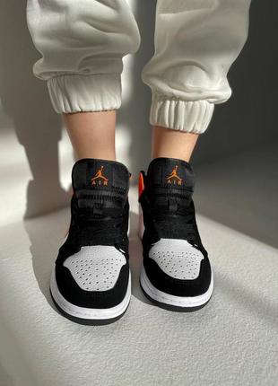 Жіночі кросівки nike air jordan 1 mid black orange 36-38-39-403 фото