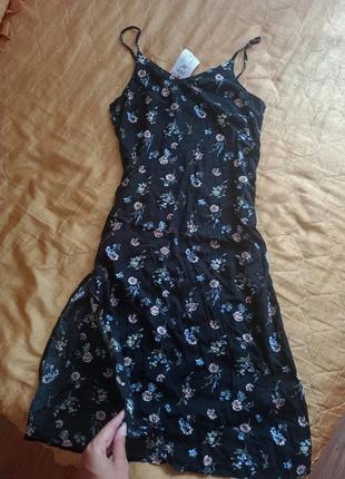 Літня сукня міді з розрізами по боках