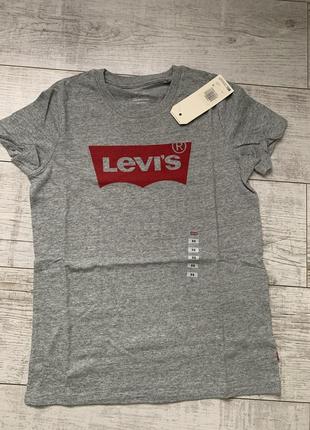 Футболки levi's . оригінал8 фото