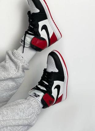 Шикарні кросівки унісекс nike air jordan 1 retro high black red white/ кросівки найк аїр джордан4 фото