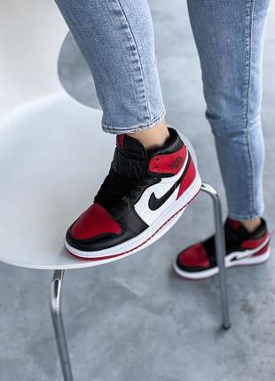 Жіночі кросівки nike air jordan 1 retro high black red white /жіночі кросівки найк аїр джордан6 фото