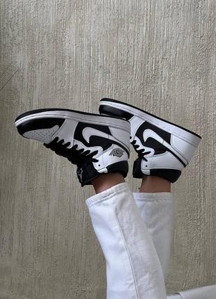 Жіночі кросівки nike air jordan high black & white топ якість6 фото