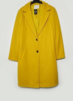 Классическое горчичное пальто с отложным воротником george.4 фото