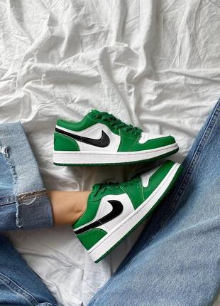 Жіночі кросівки nike air jordan 1 low4 фото