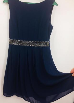 Шикарное синее шифоновое платье с красивой открытой спинкой и камнями на поясе!6 фото