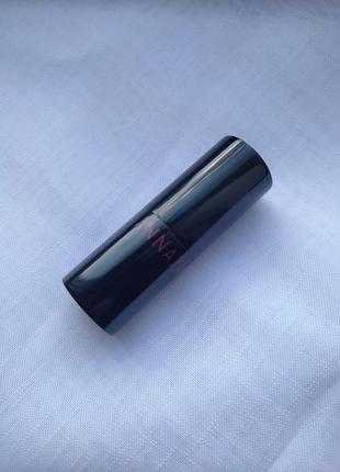 Annayake lipstick mat treatment

помада для губ

у відтінку 108 червоний матовий6 фото