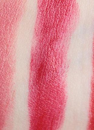 Annayake lipstick mat treatment

помада для губ

у відтінку 108 червоний матовий10 фото