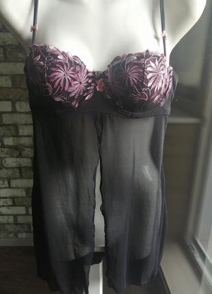 Бюстгальтер,