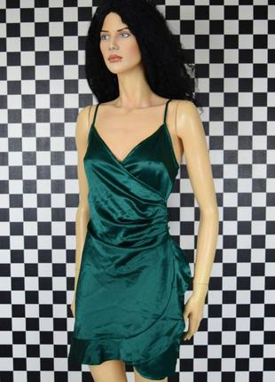 Сукня атласна смарагдова на запах плаття зелене5 фото
