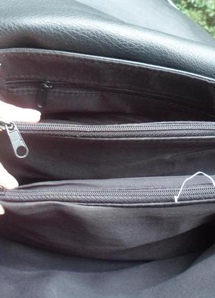 Женская черная сумка кроссбоди через плечо с динными ручками кожзам маленькая4 фото