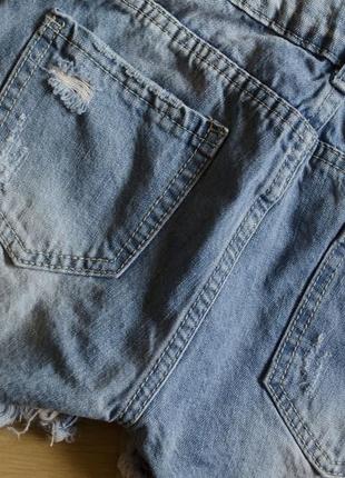 Модные джинсовые шорты в бусинки с завышенной посадкой2 фото