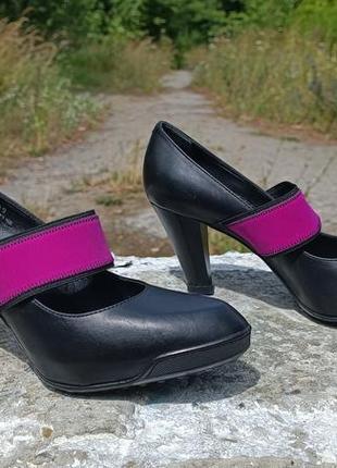 Жіночі, брендові шкіряні туфлі tod's