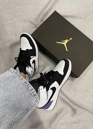 Жіночі кросівки nike air jordan 1 retro varcity purple /  женские кроссовки найк аир джордан4 фото