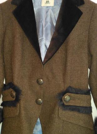 Шикарний осінньо-весняний англійська піджачок "maquien"
