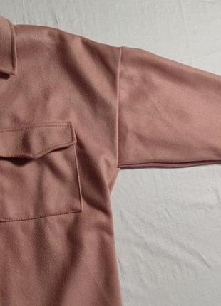 Жіноча однотонна куртка сорочка boohoo, розмір m, світло рожевий6 фото