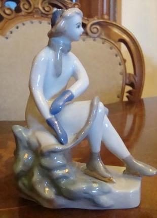 Статуэтка фигуристка конькобежка фарфор ссср барановка 1950 годов