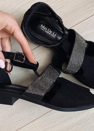 Босоніжки зі стразами