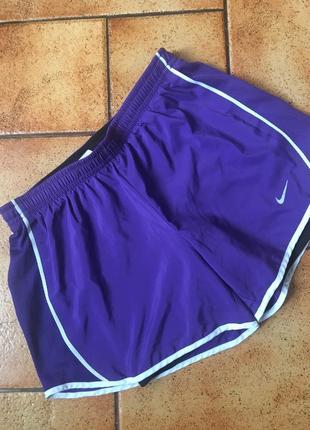 Жіночі шорти nike розмір xs