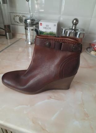 Ботінки на танкетцв