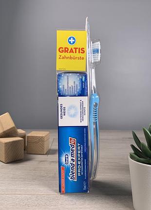 " зубна паста  blend-a-med+oral-b щітка середньої жорсткості. прострочена.оригінал."
