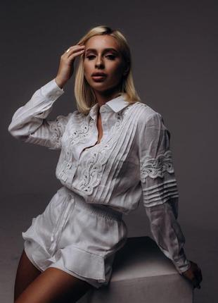 Костюм-двійка жіночий, лляний, з мереживом, сорочка, шорти, білий, з натуральної тканини льон, дизайнерський, бренд5 фото