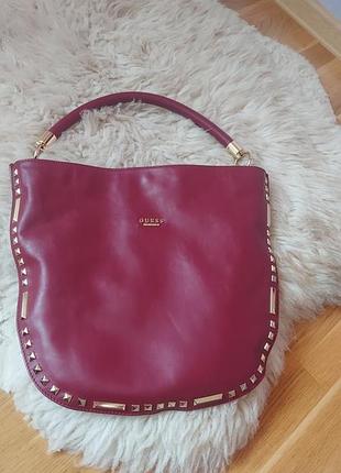Стильная сумочка guess