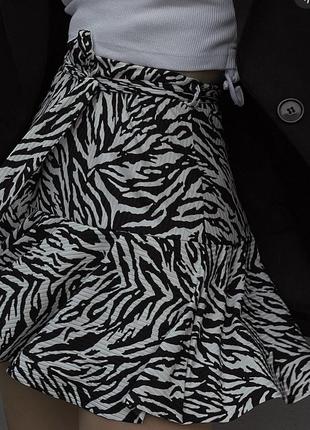 Трендовая юбка-шорты в анималистический принт1 фото