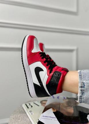 Женские кроссовки nike air jordan 1 mid red black white 37-38-41