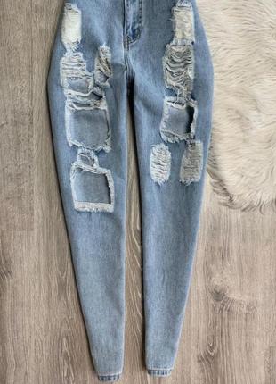 Блакитні джинси з рваностямі і потертостями від plt2 фото