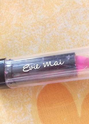 Супер яркая без шимера помада для губ английская evie mai