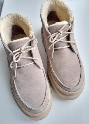 Зимові черевики , натуральний замш , розмір 37, нові