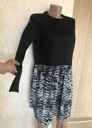 Красивое платье 10 размера 6