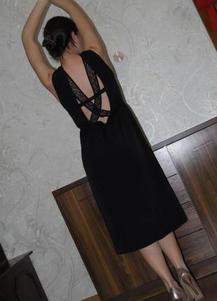 Шикарное черное платье с открытой спинкой1 фото