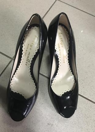 Туфлі лакові