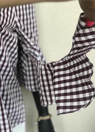 Интересная блуза с вышивкой со спущенными плечами5 фото
