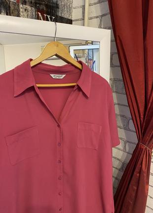 Яркая лёгкая рубашка в цвете фуксия, батал, 56 размер3 фото