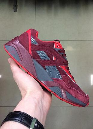 Кроссовки женские