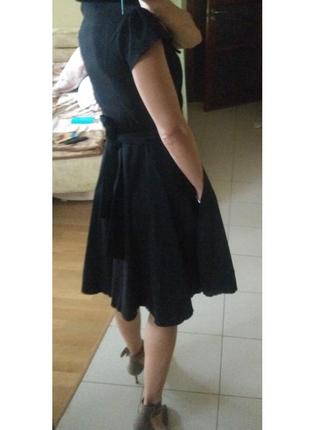 Классическое черное платье миди на запах с широкой юбкой солнце и поясом на бант3 фото