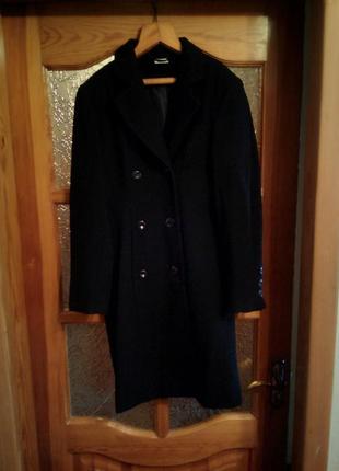 Пальто чорного кольору