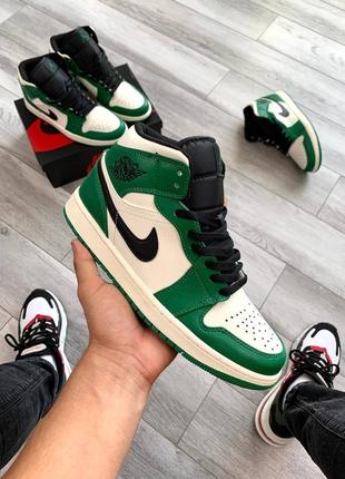 Кроссовки мужские nike air jordan retro 1 green-white
/кросівки чоловічі найк аір джордан