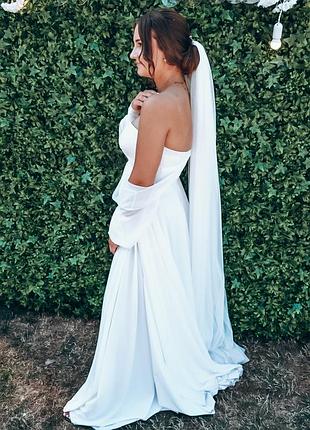 Весільна сукня