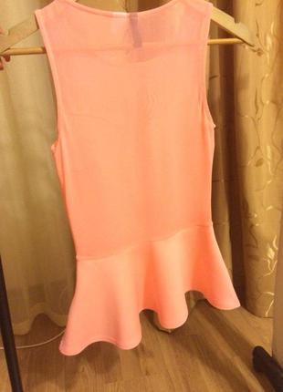 Блуза з баскою коралового кольору2 фото